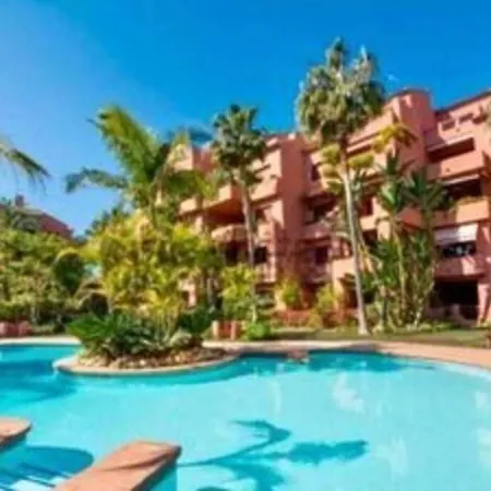 Alicate & Luxury Monteros *