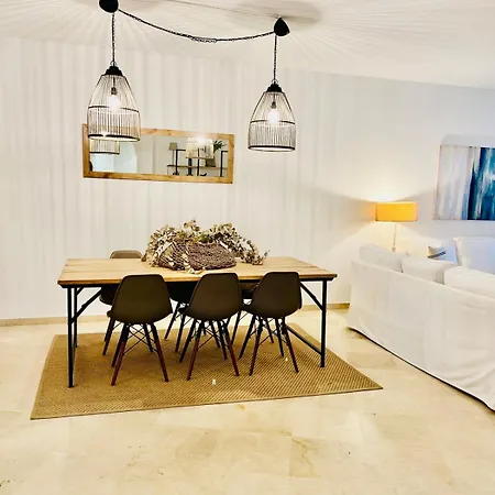 Alicate & Luxury Monteros * Μαρμπέλλα