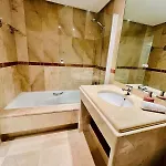 Alicate & Luxury Monteros Daire